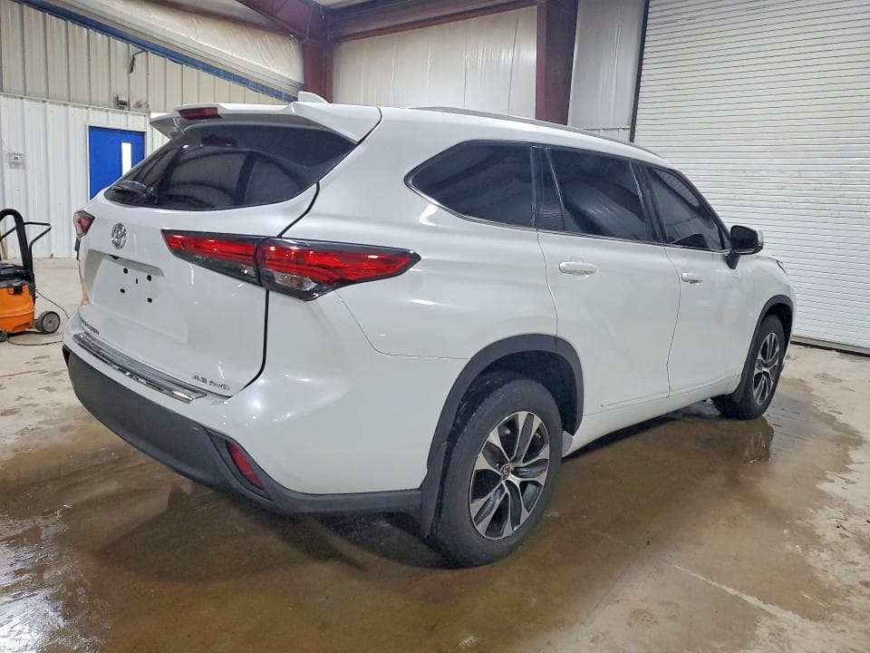 2022 TOYOTA HIGHLANDER XLE XLE 3