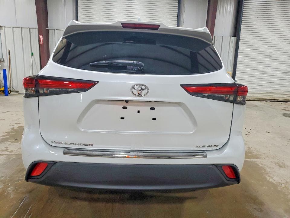 2022 TOYOTA HIGHLANDER XLE XLE 6