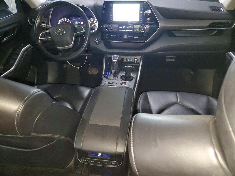 2022 TOYOTA HIGHLANDER XLE XLE 8