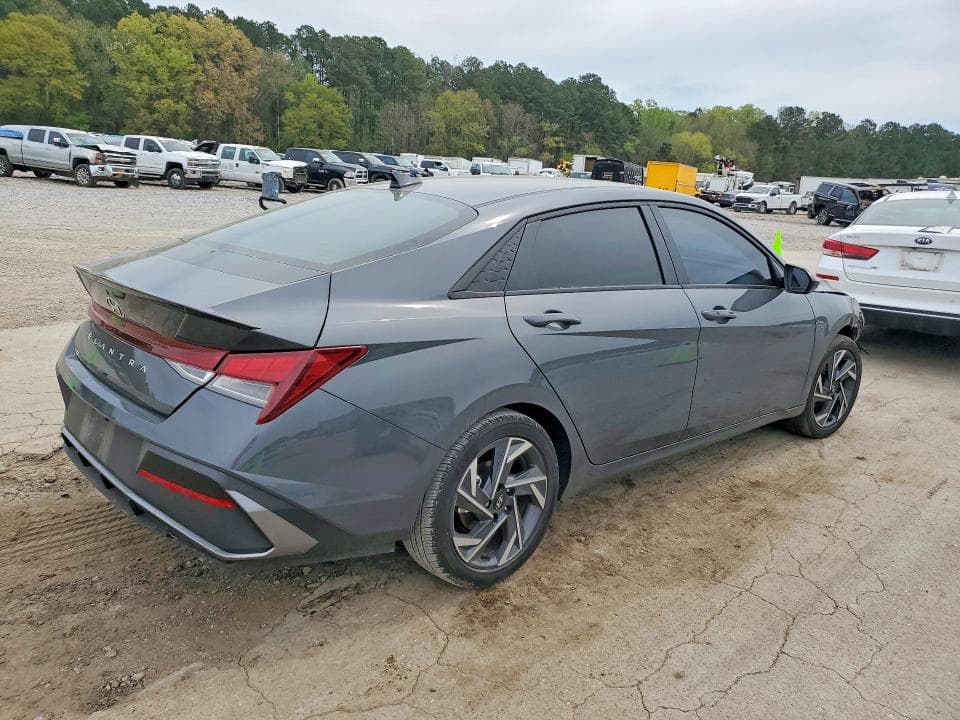 2025 HYUNDAI ELANTRA SEL SPORT 3