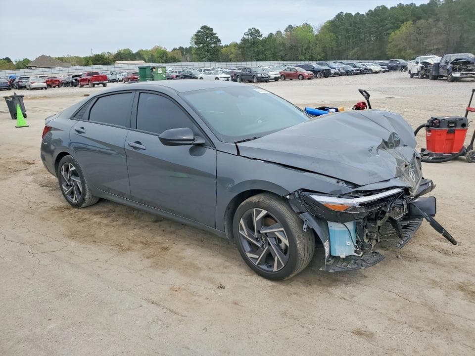 2025 HYUNDAI ELANTRA SEL SPORT 4