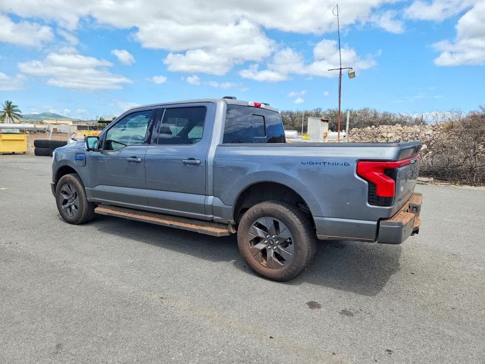 2025 FORD F150 LIGHTNING LARIAT 2