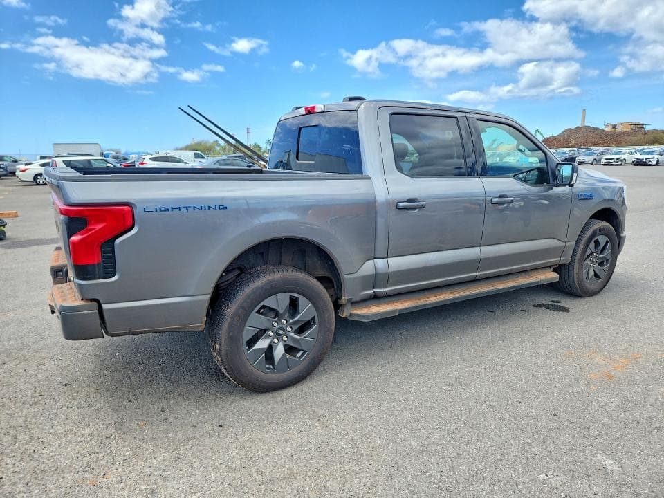 2025 FORD F150 LIGHTNING LARIAT 3