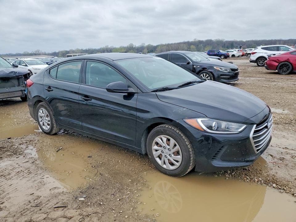2018 HYUNDAI ELANTRA SE SE 4