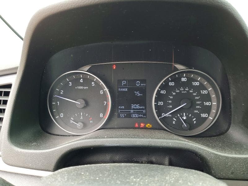 2018 HYUNDAI ELANTRA SE SE 9