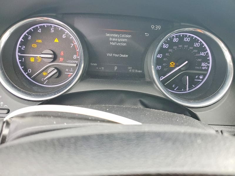 2020 TOYOTA CAMRY LE LE 9