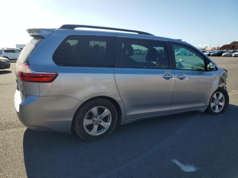 2017 TOYOTA SIENNA LE 8-PASSENGER LE 8-PASSENGER 3