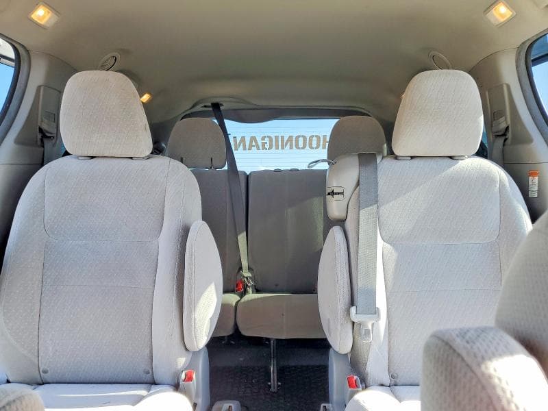 2017 TOYOTA SIENNA LE 8-PASSENGER LE 8-PASSENGER 10
