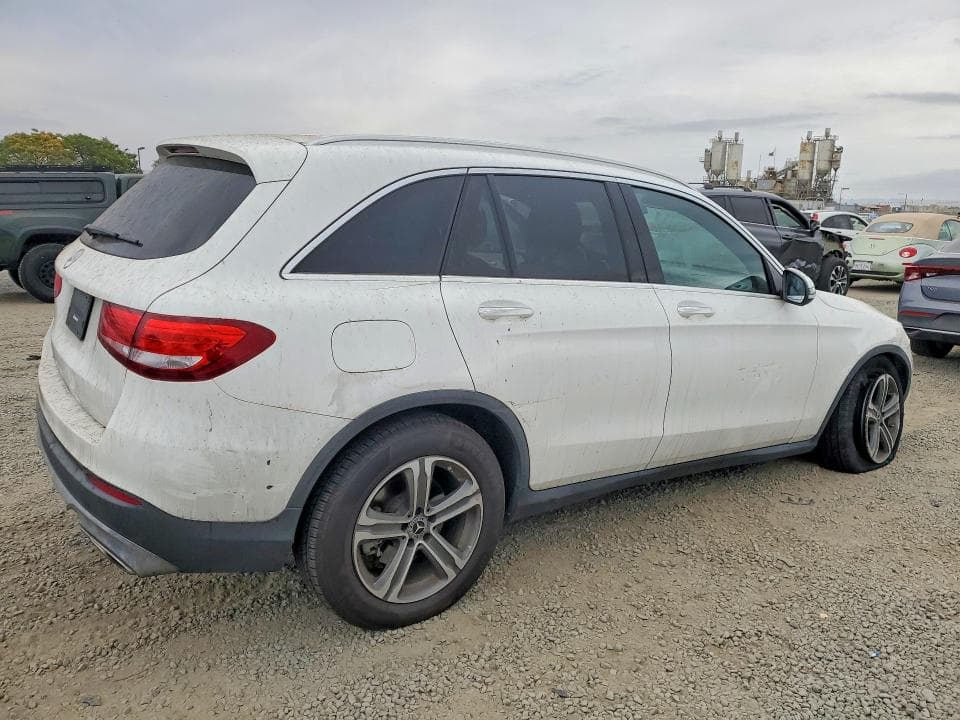 2019 MERCEDES-BENZ GLC 300 3