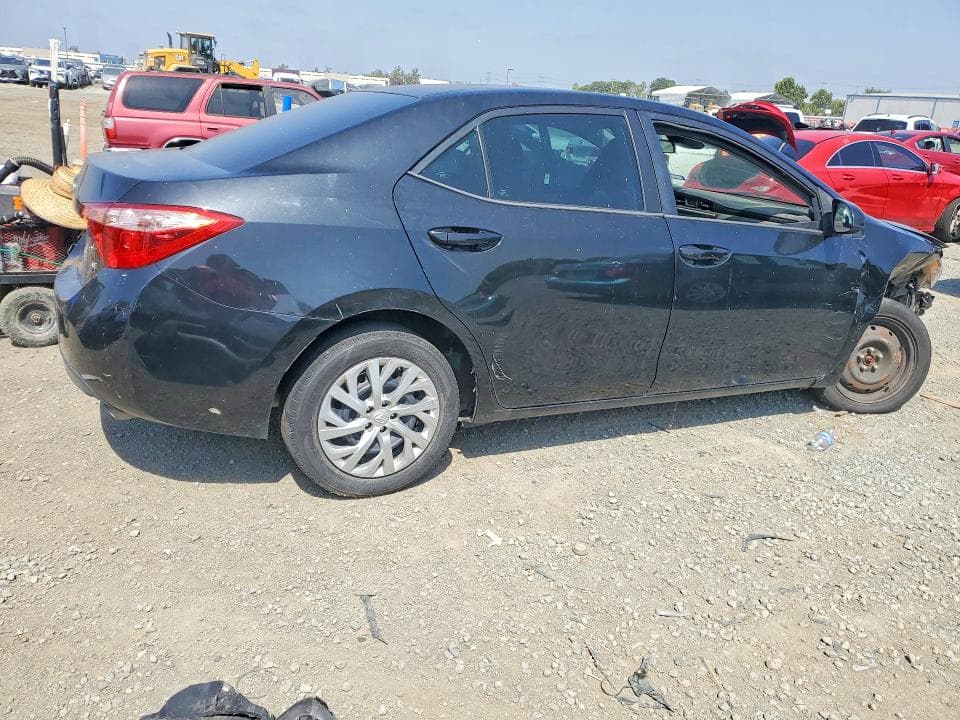 2018 TOYOTA COROLLA LE 3