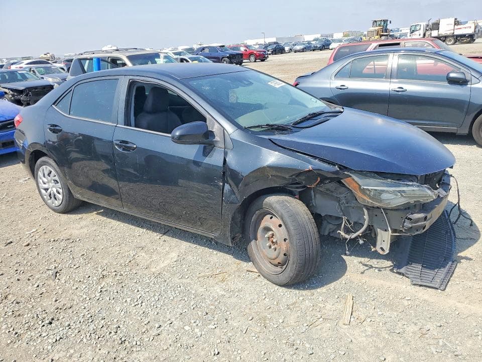 2018 TOYOTA COROLLA LE 4