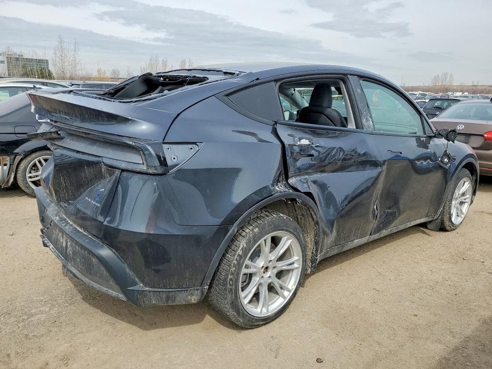 2026 TESLA MODEL Y 3