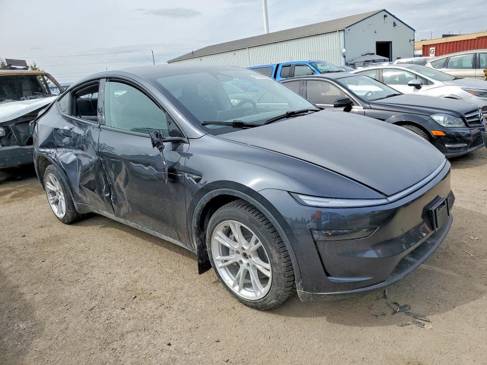 2026 TESLA MODEL Y 4