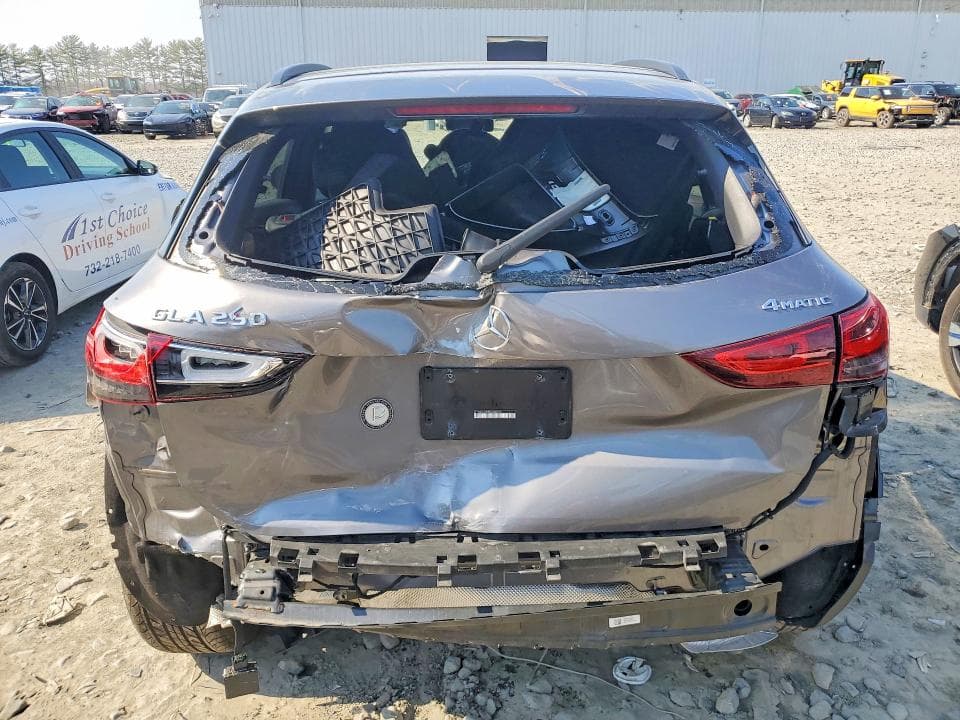 2022 MERCEDES-BENZ GLA 250 4MATIC 6
