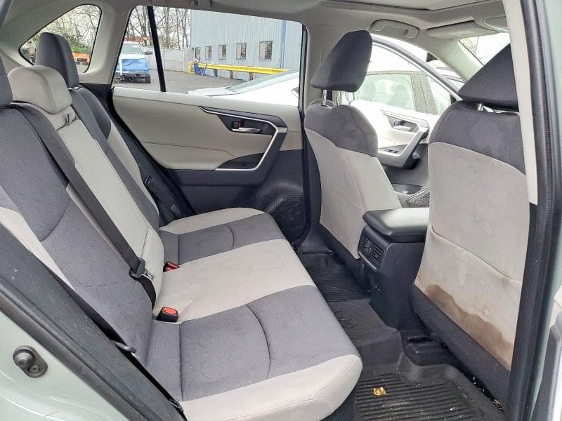 2020 TOYOTA RAV4 HYBRID XLE XLE 10