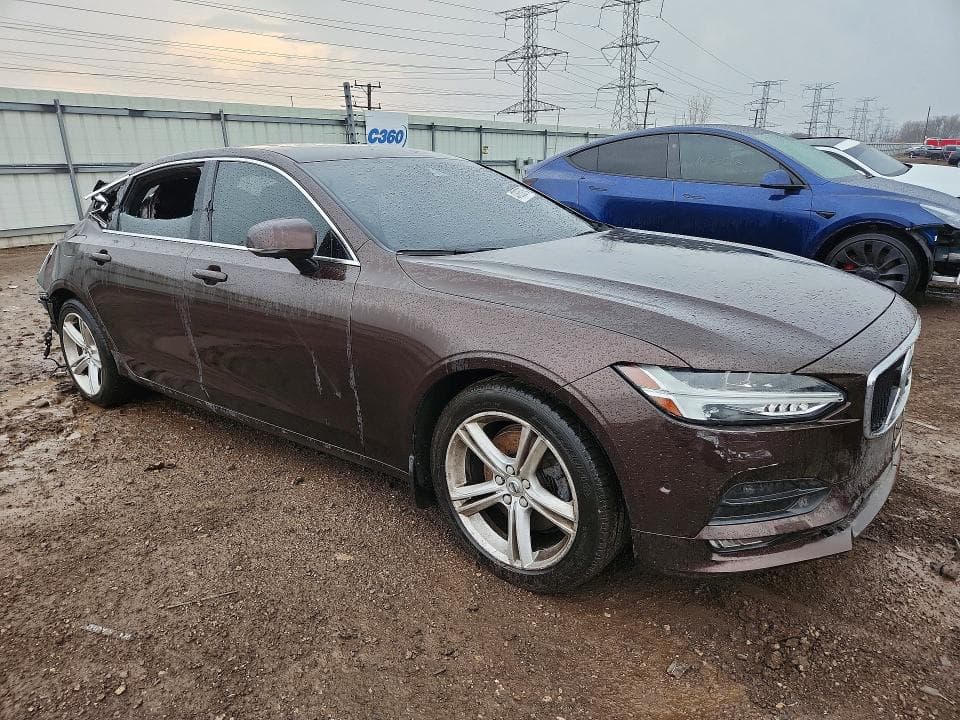 2018 VOLVO S90 T5 MOMENTUM T5 MOMENTUM 4