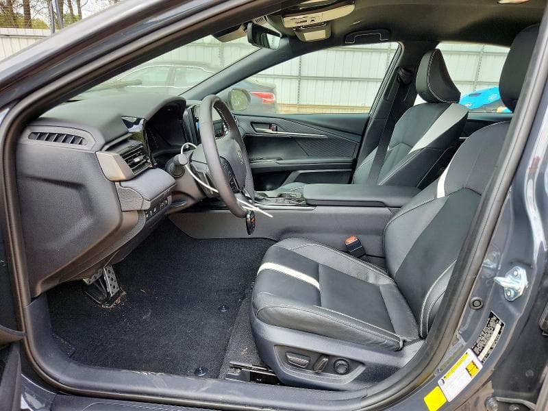 2025 TOYOTA CAMRY SE 7