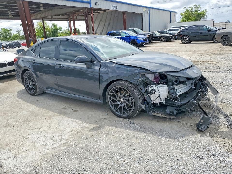 2025 TOYOTA CAMRY SE 4