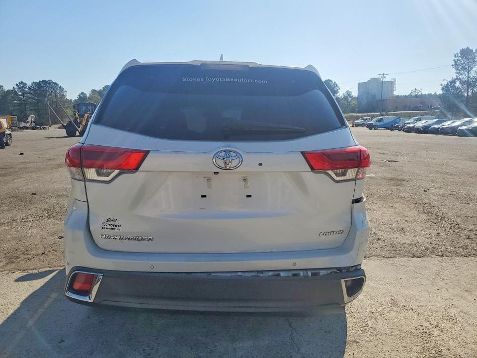 2018 TOYOTA HIGHLANDER LIMITED PLATINUM 6