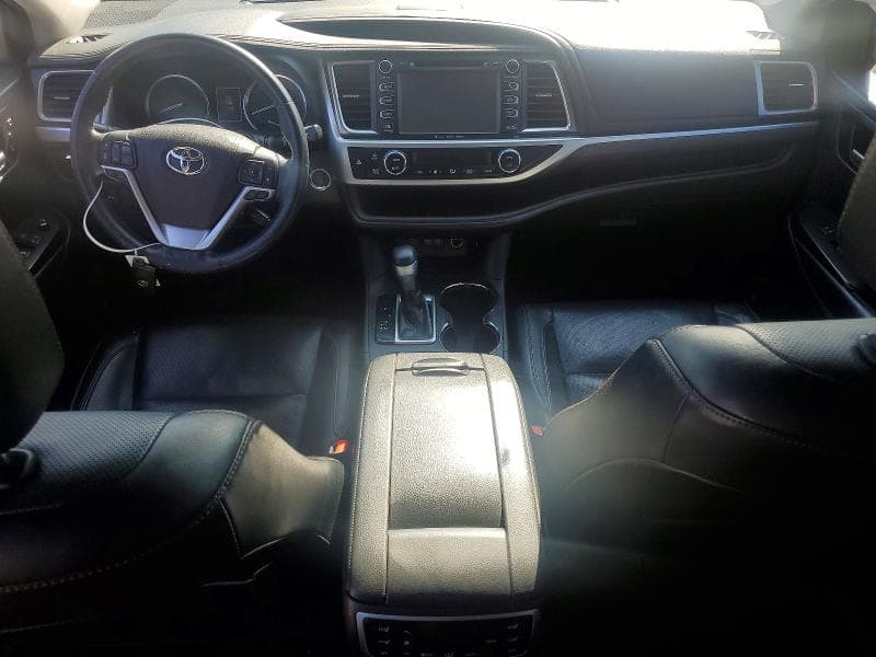 2018 TOYOTA HIGHLANDER LIMITED PLATINUM 8