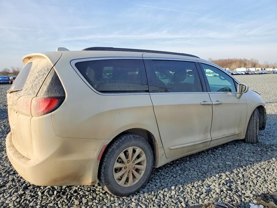 2017 CHRYSLER PACIFICA TOURING L 3