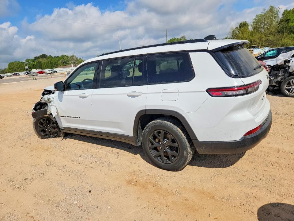 2024 JEEP GRAND CHEROKEE L LAREDO 2