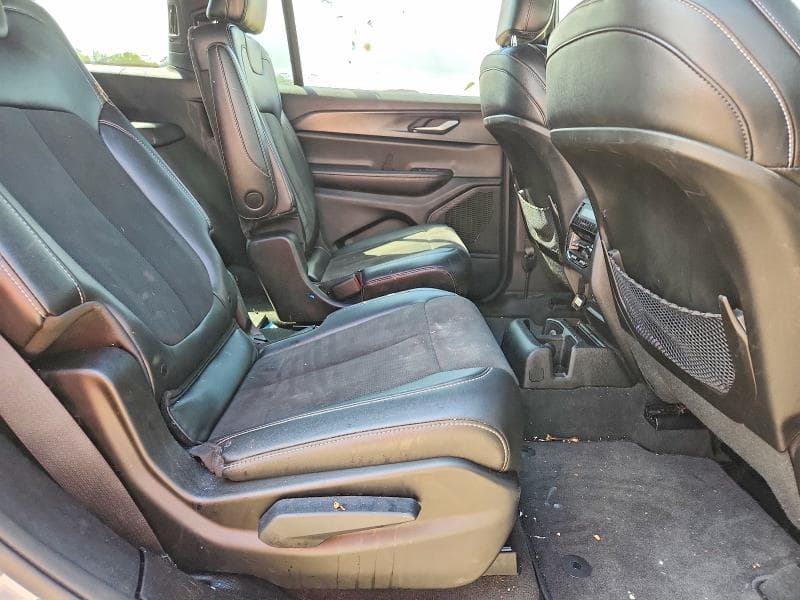 2024 JEEP GRAND CHEROKEE L LAREDO 11