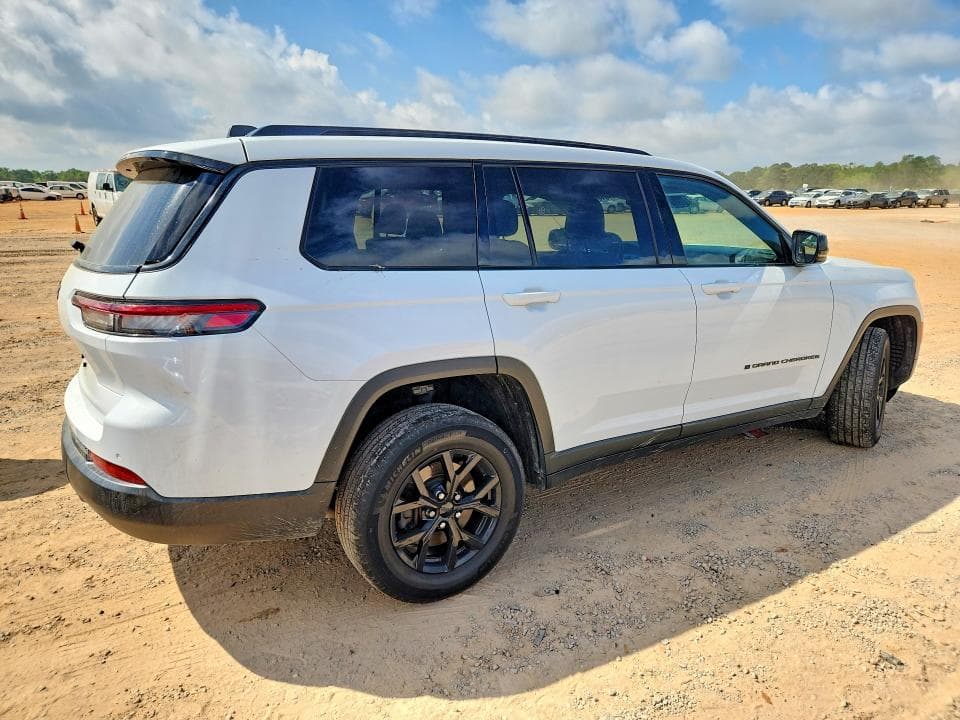 2024 JEEP GRAND CHEROKEE L LAREDO 3