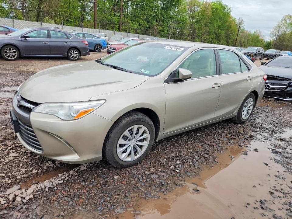 2017 TOYOTA CAMRY LE - 1