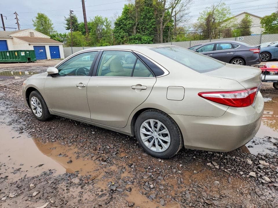 2017 TOYOTA CAMRY LE 2