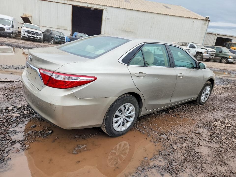 2017 TOYOTA CAMRY LE 3