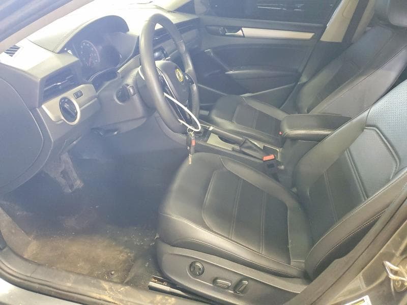 2021 VOLKSWAGEN PASSAT SE SE 8