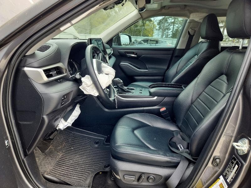 2023 TOYOTA HIGHLANDER XLE XLE 7