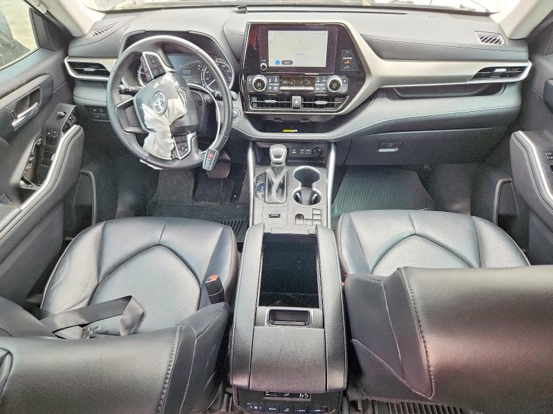 2023 TOYOTA HIGHLANDER XLE XLE 8