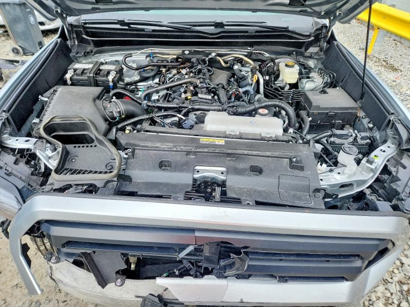 2025 TOYOTA TACOMA SR 11