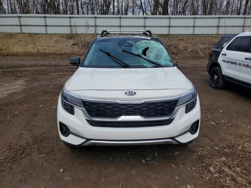 2021 KIA SELTOS S S 5