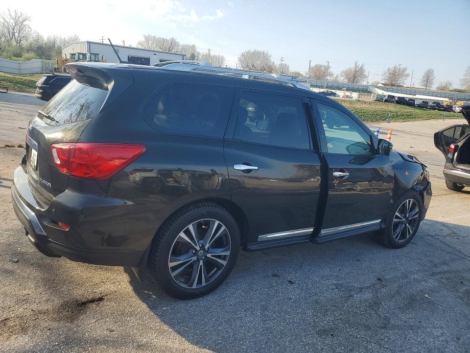 2017 NISSAN PATHFINDER PLATINUM 3