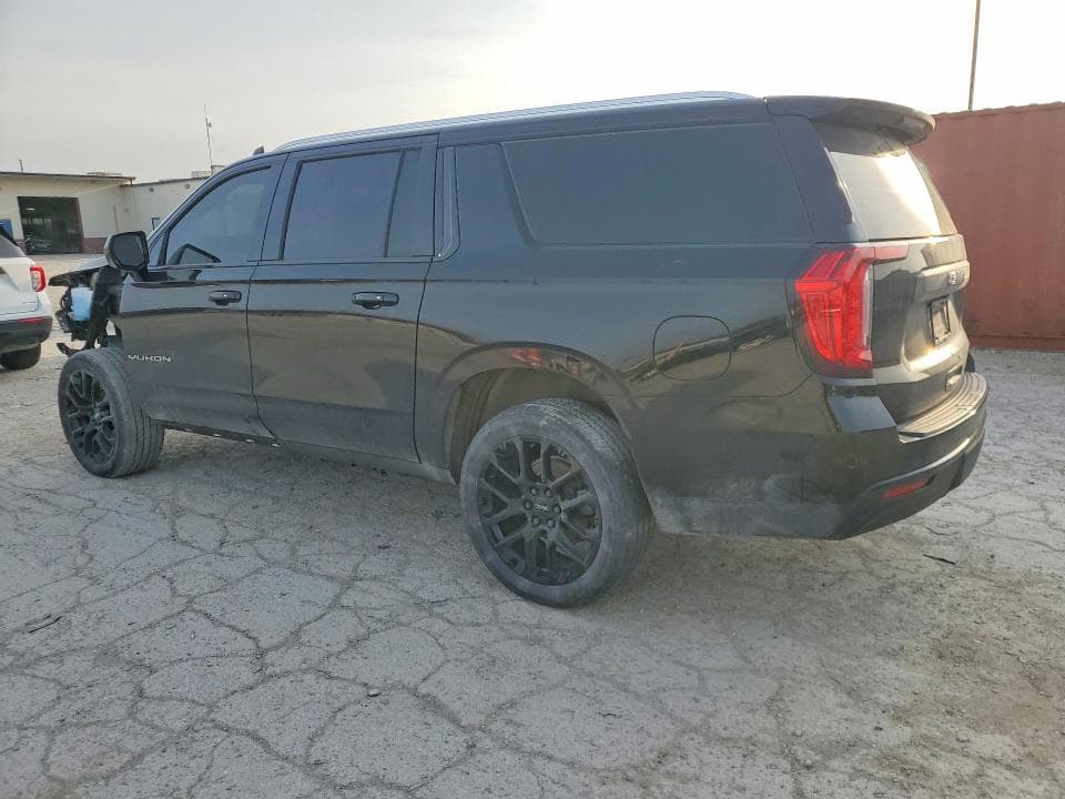2023 GMC YUKON XL K1500 SLE 2