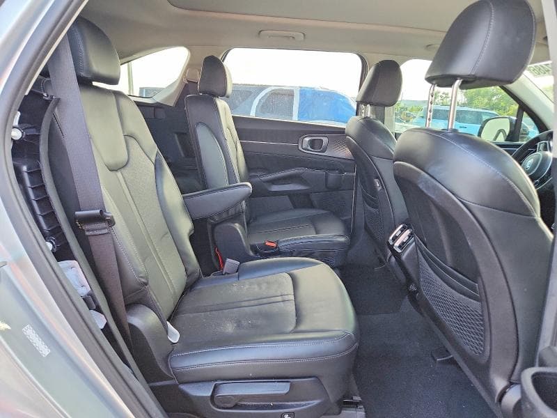 2021 KIA SORENTO SX 11