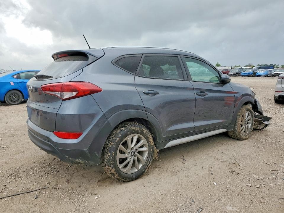 2017 HYUNDAI TUCSON SE 3