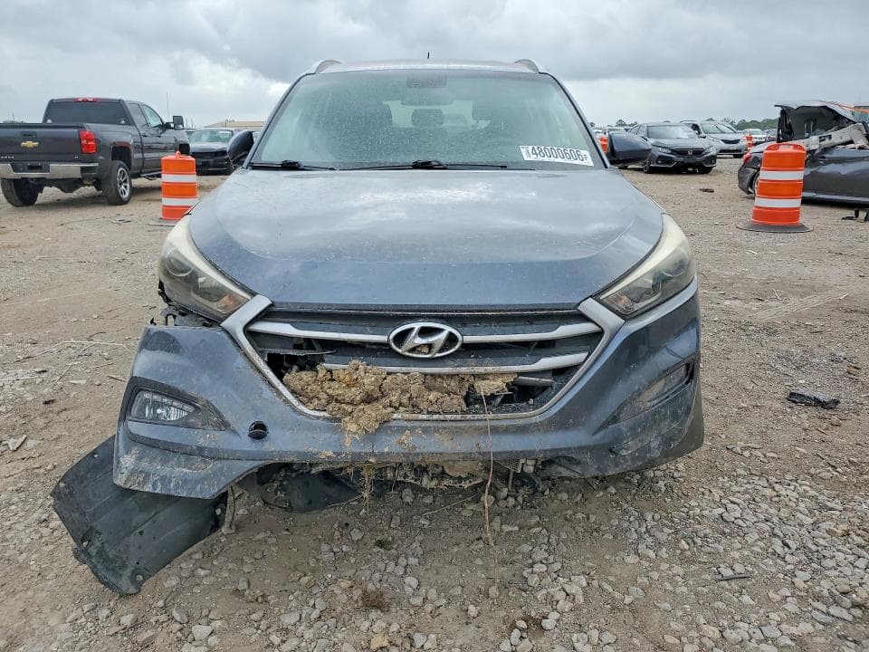 2017 HYUNDAI TUCSON SE 5