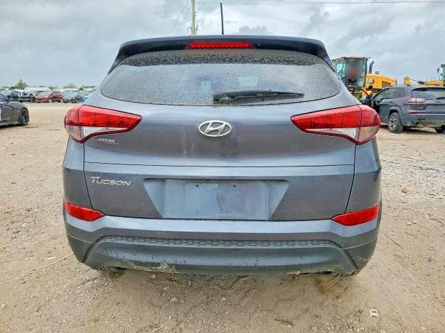 2017 HYUNDAI TUCSON SE 6