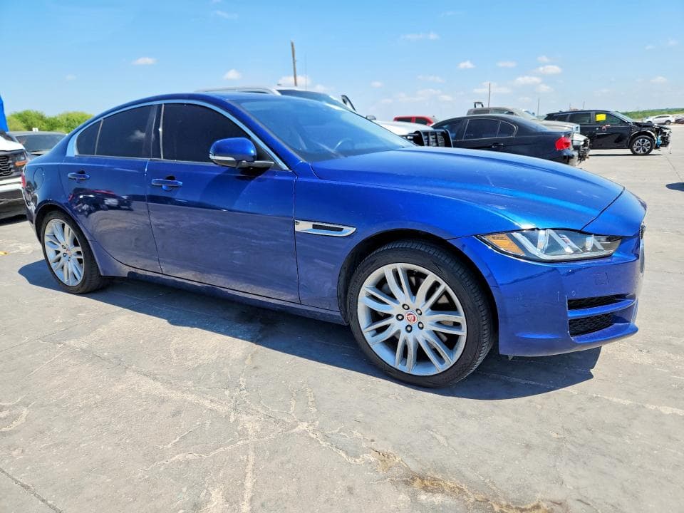 2017 JAGUAR XE PREMIUM 4