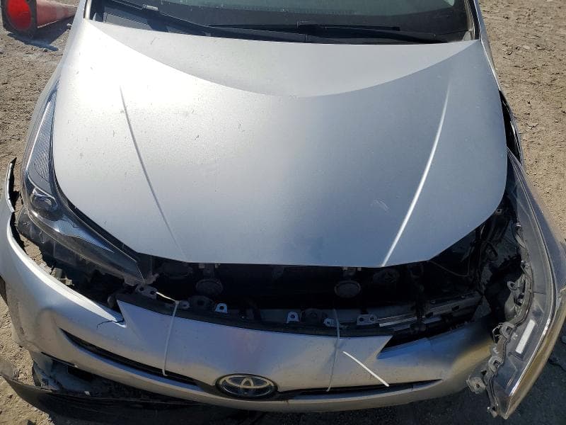 2021 TOYOTA PRIUS LE 11