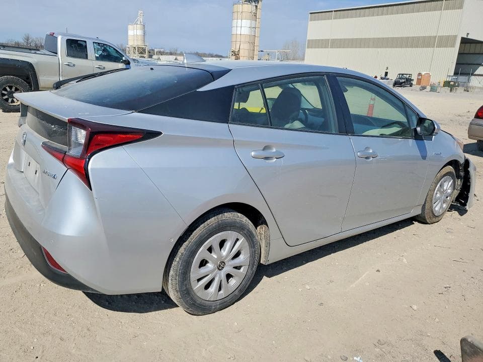 2021 TOYOTA PRIUS LE 3