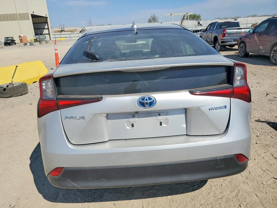 2021 TOYOTA PRIUS LE 6
