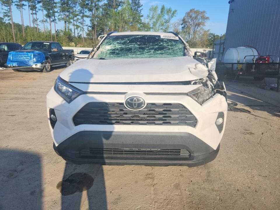 2021 TOYOTA RAV4 XLE 5