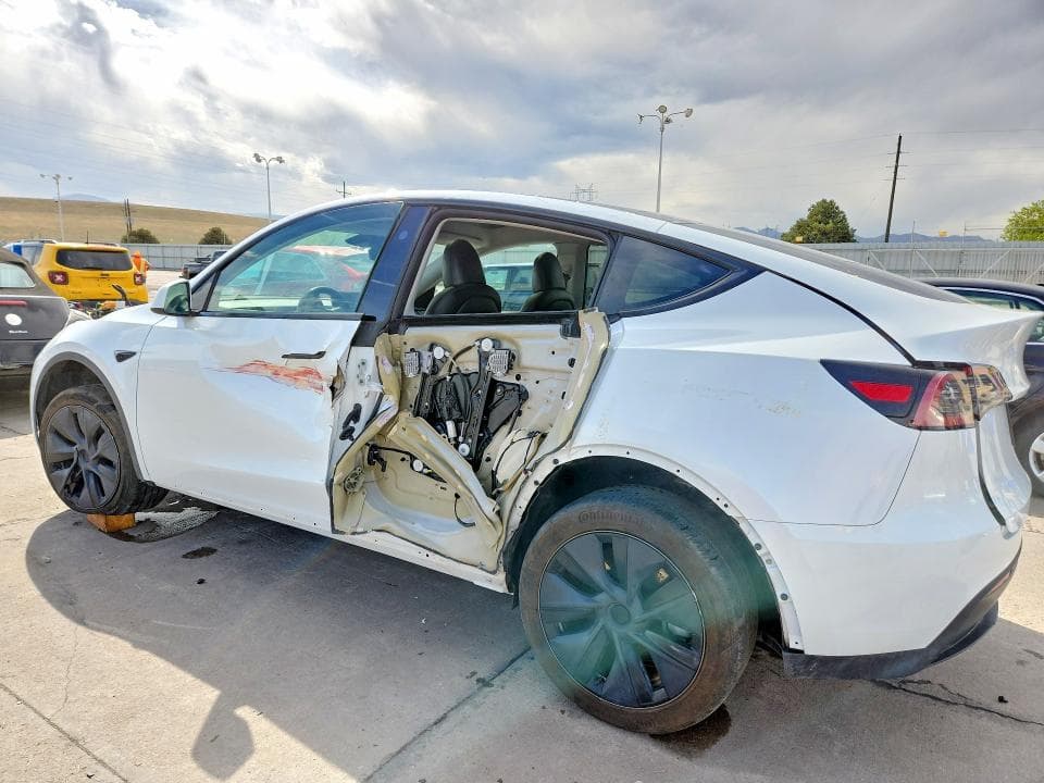 2024 TESLA MODEL Y 3