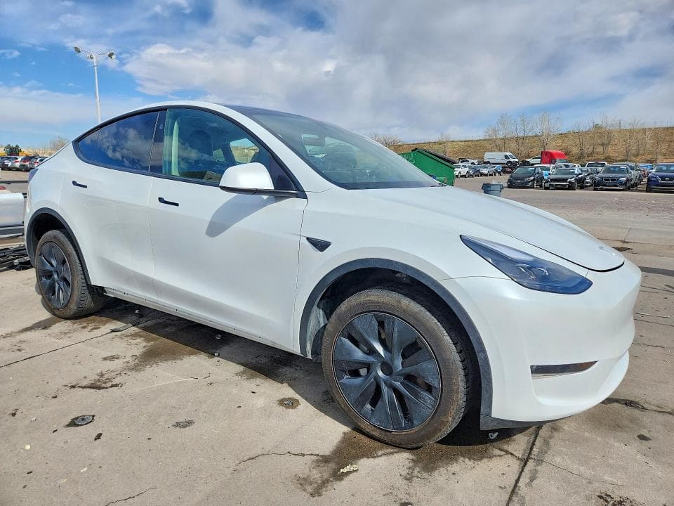 2024 TESLA MODEL Y 5