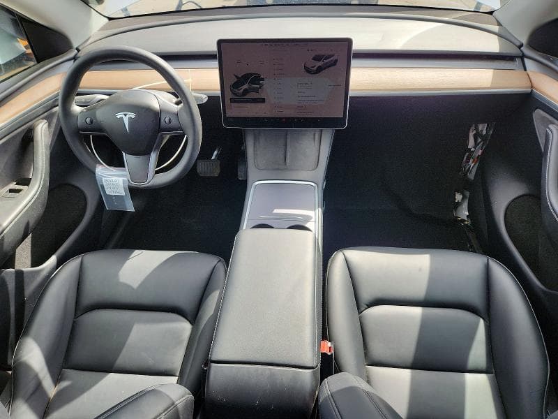 2024 TESLA MODEL Y 9